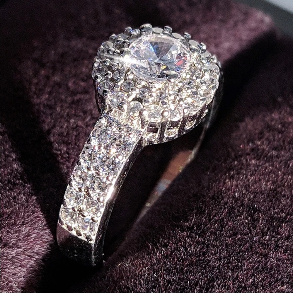 NEW 925 STERLING SILVER DIAMOND HALO RING - Picture 2 of 6